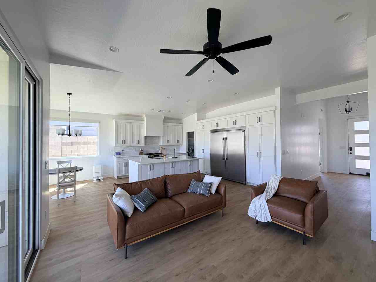 3064 W 670 N #98 - Photo 4 of 27
