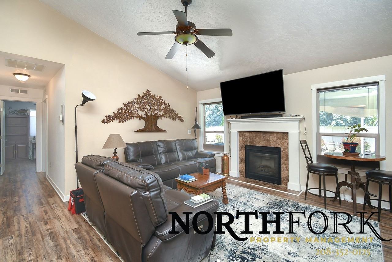 11130 W Wildlife St - Photo 2 of 12