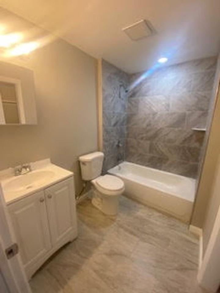 6247 N Gratz St - Photo 3 of 11
