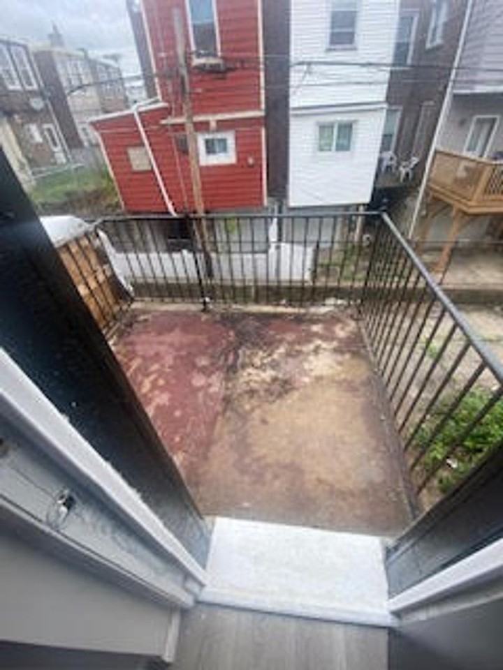 6247 N Gratz St - Photo 7 of 11