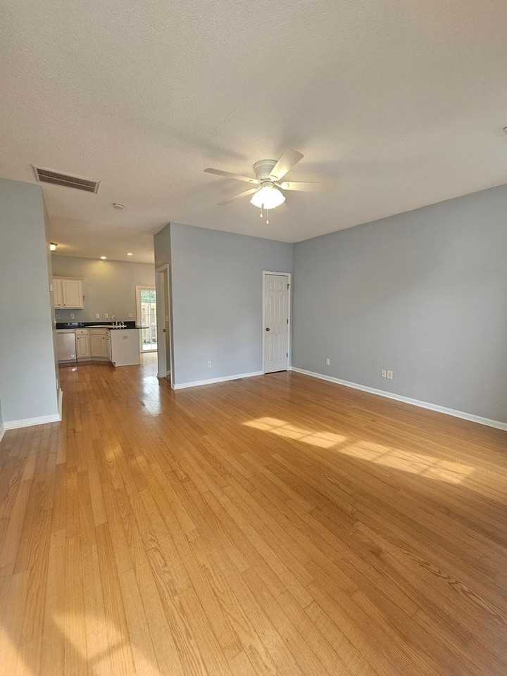 104 Tuscany Ct - Photo 2 of 18