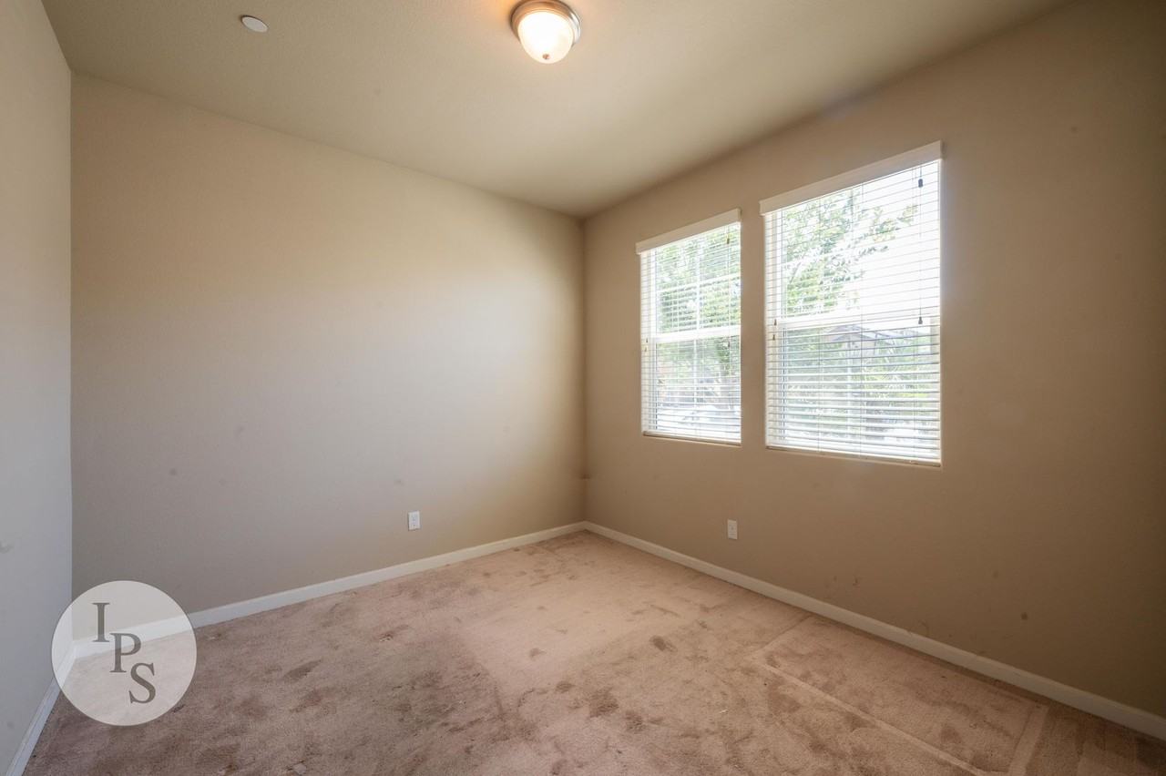 6414 W Norwich Ave - Photo 2 of 29