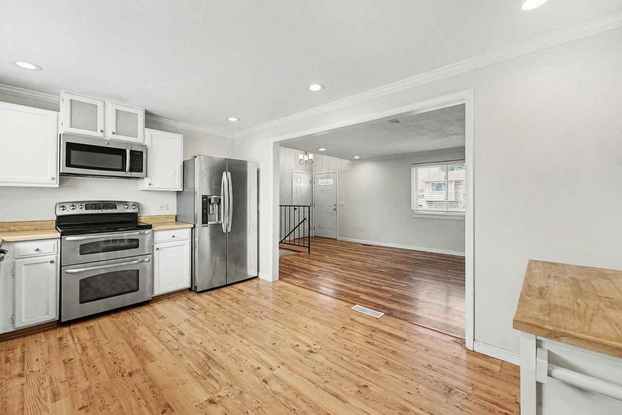 9416 Jason Way - Photo 4 of 20