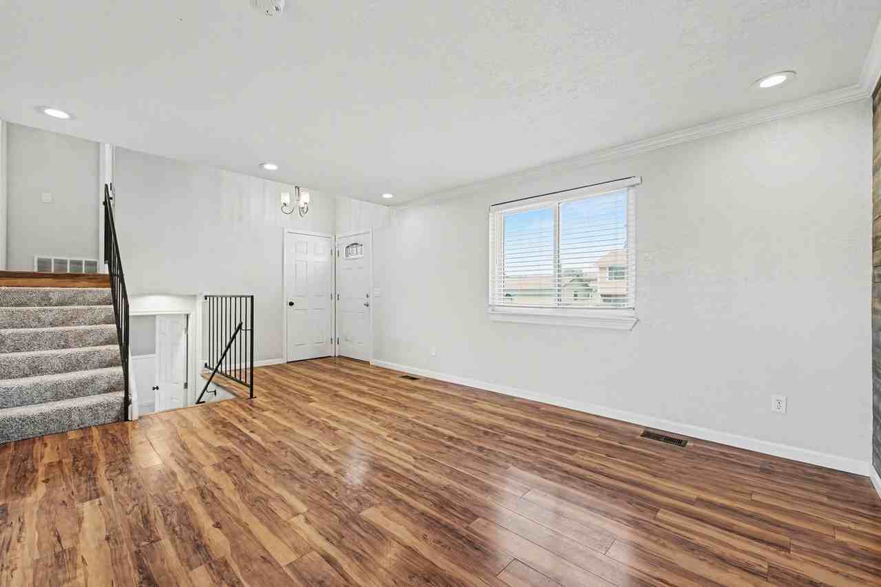 9416 Jason Way - Photo 6 of 20