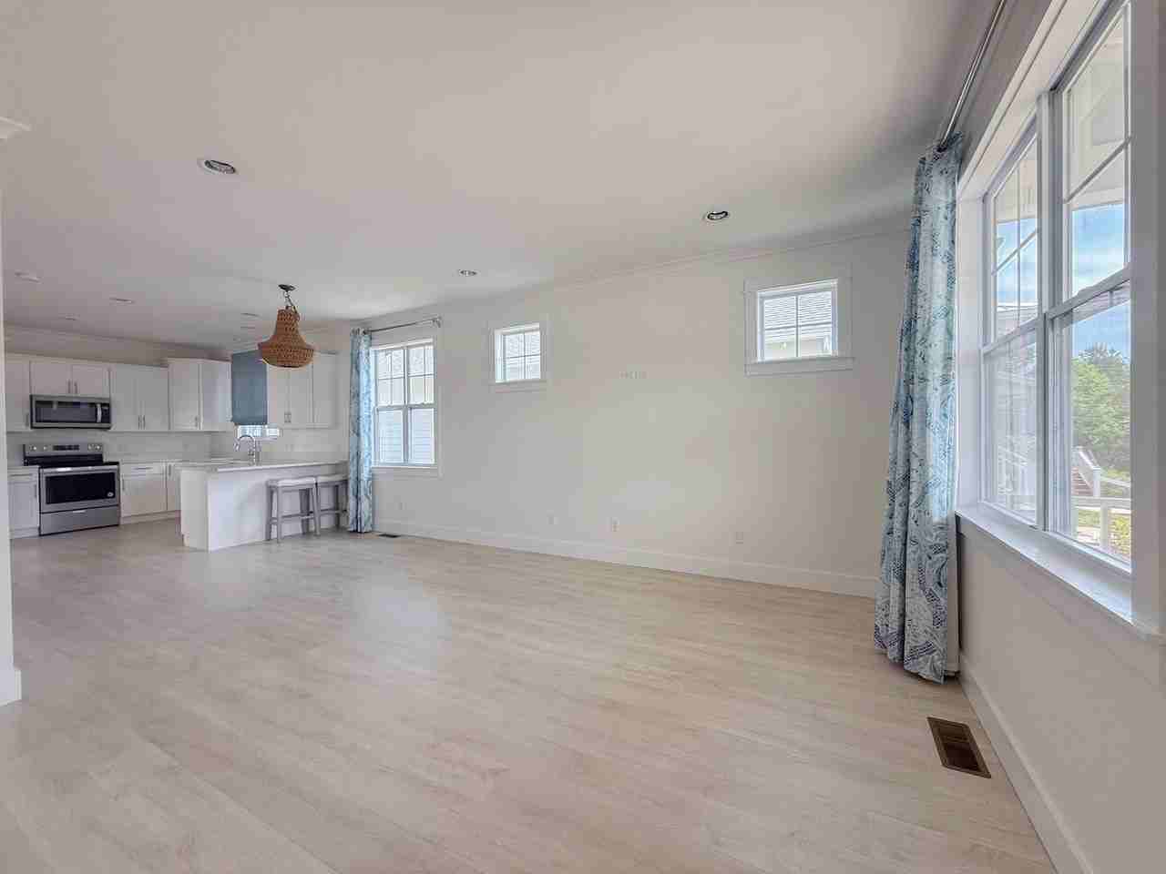 407 Juniper Dr - Photo 3 of 27