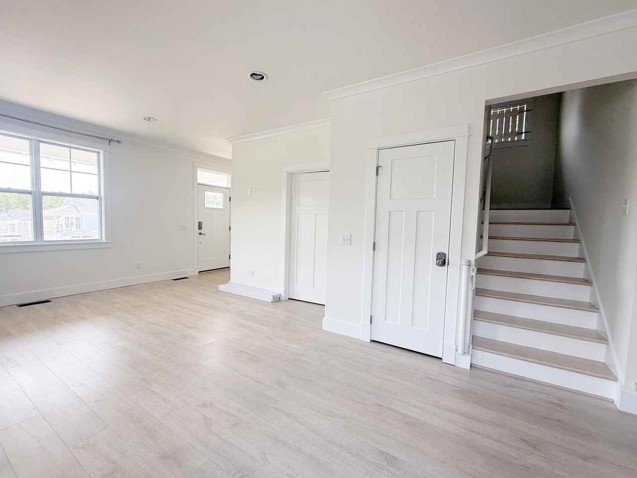 407 Juniper Dr - Photo 5 of 27