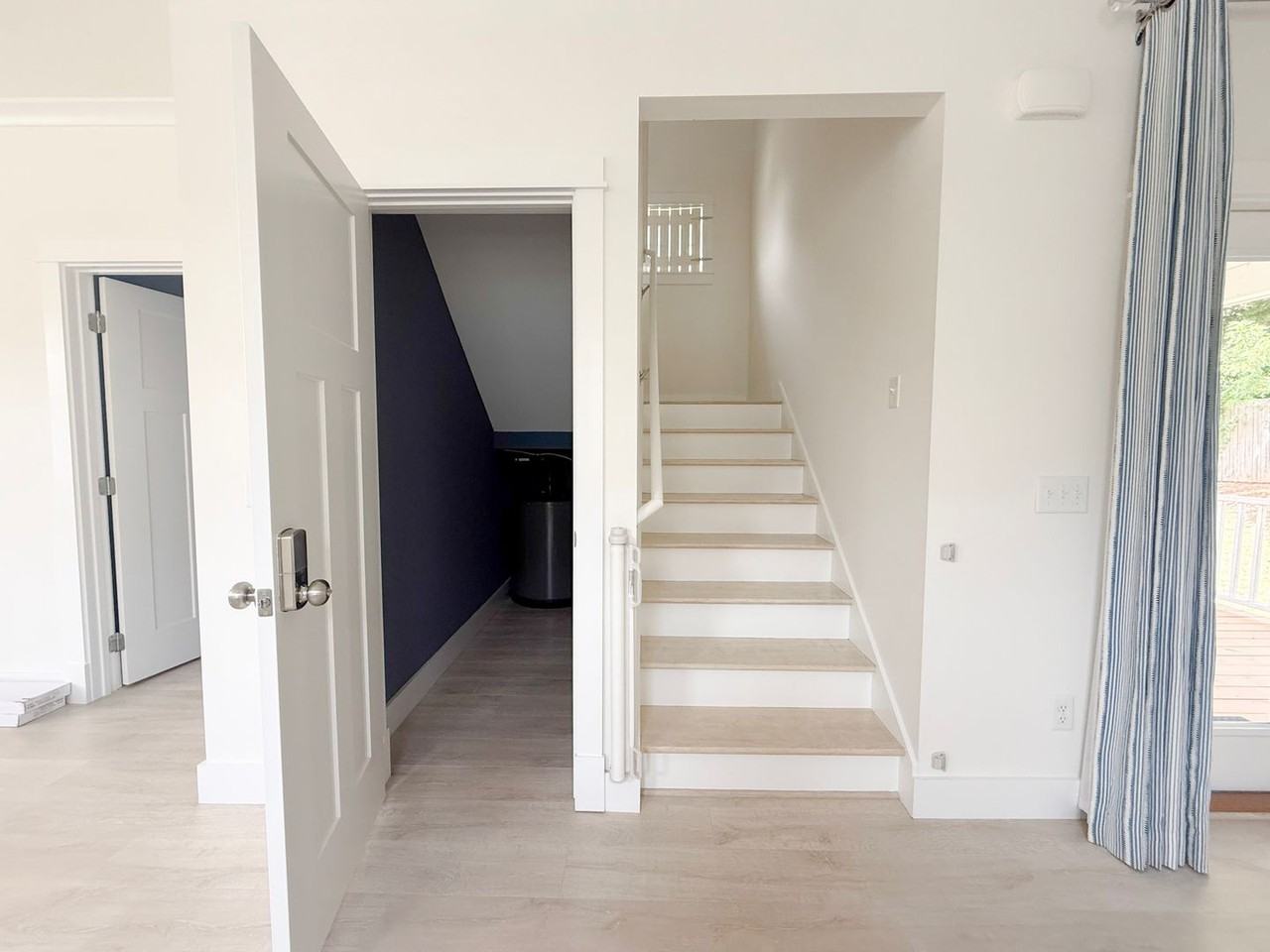 407 Juniper Dr - Photo 7 of 27