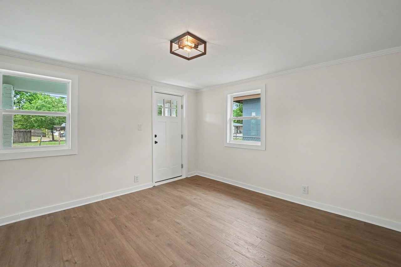 602 Staley Ave - Photo 6 of 22
