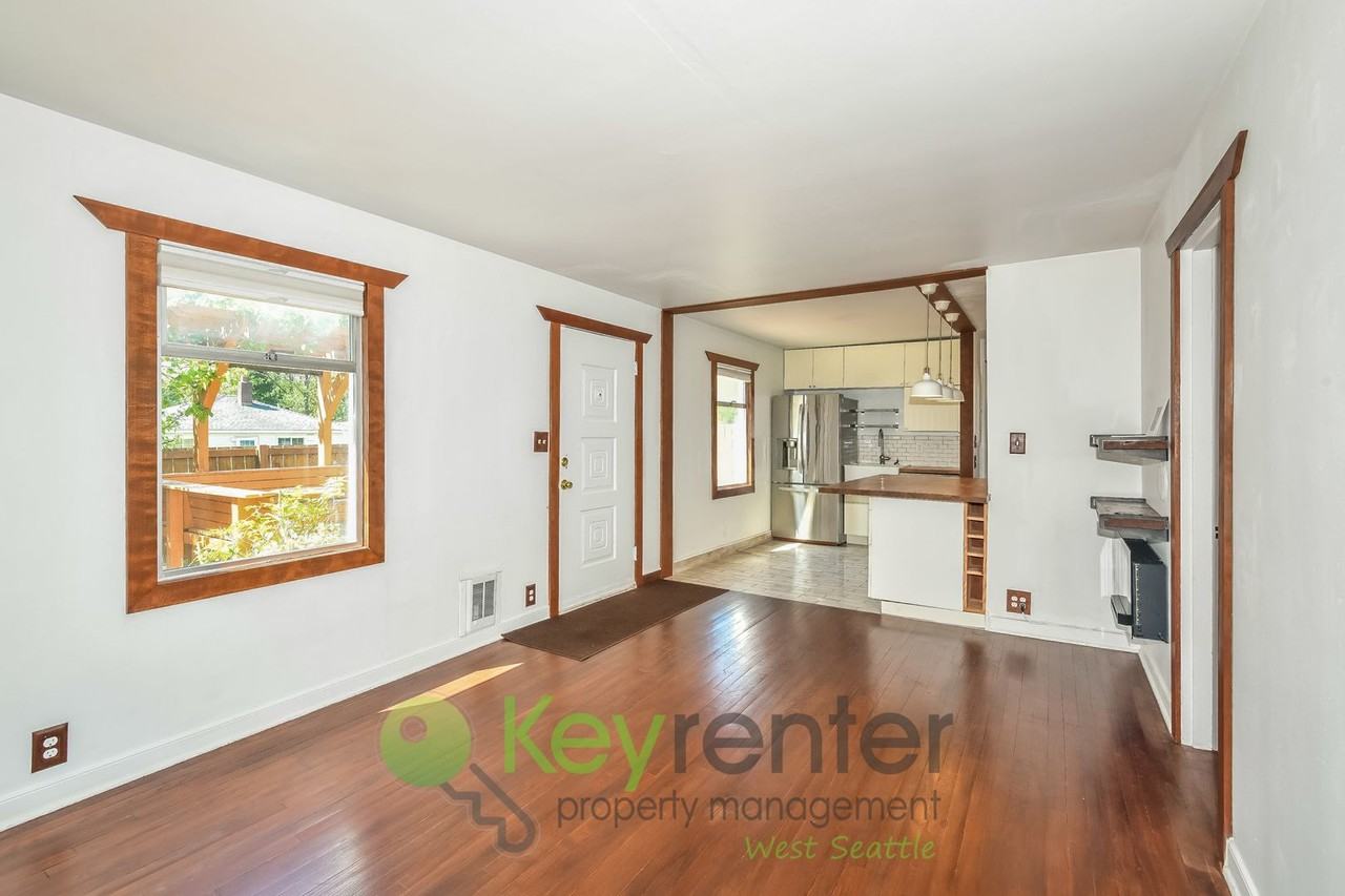 4840 25th Ave Sw - Photo 2 of 21