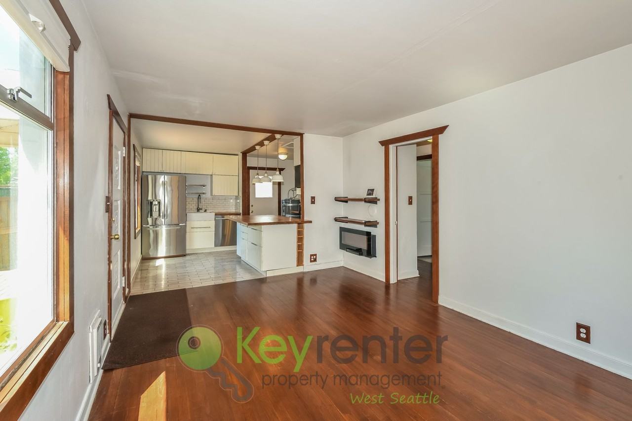 4840 25th Ave Sw - Photo 3 of 21