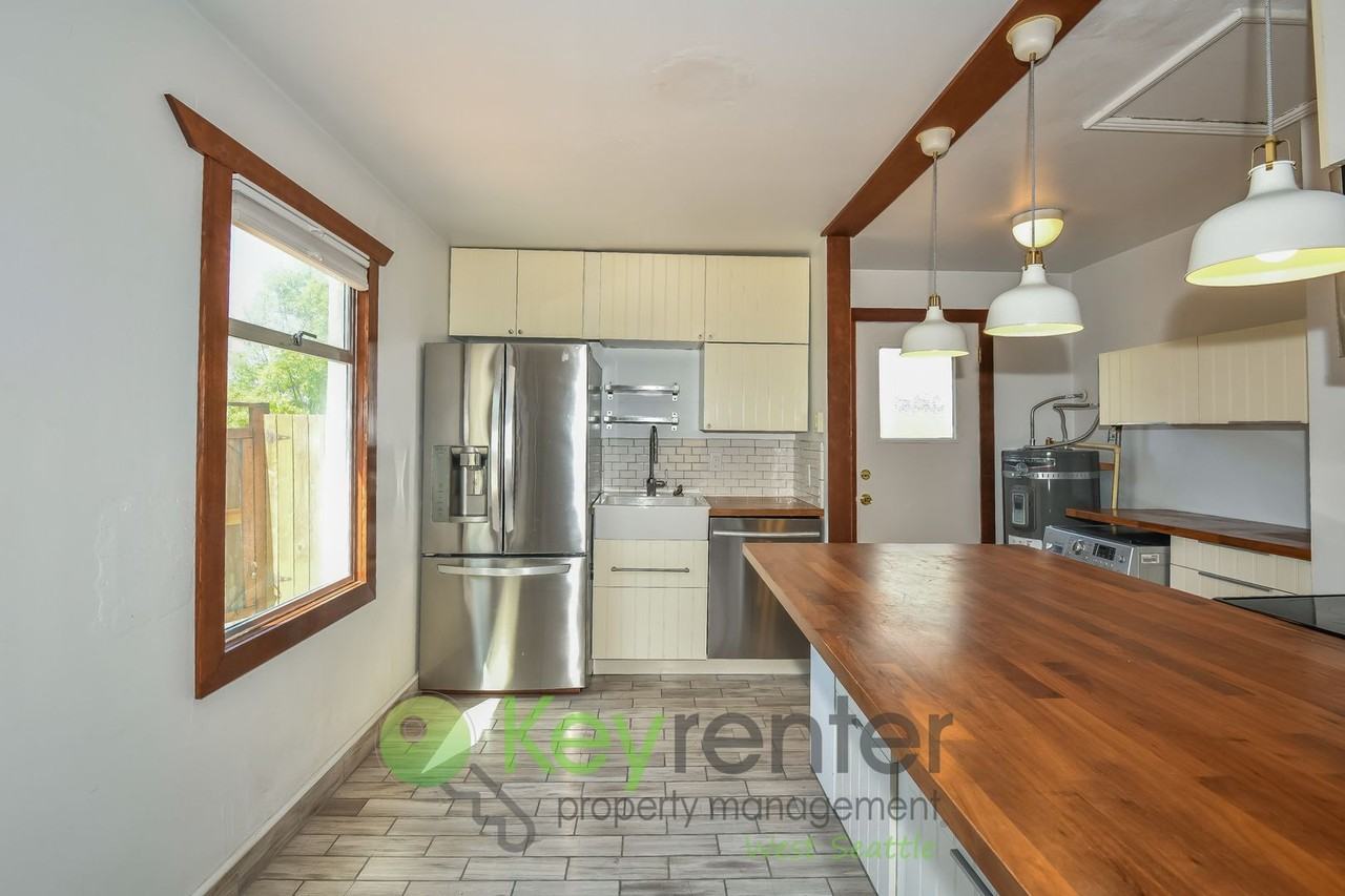 4840 25th Ave Sw - Photo 4 of 21
