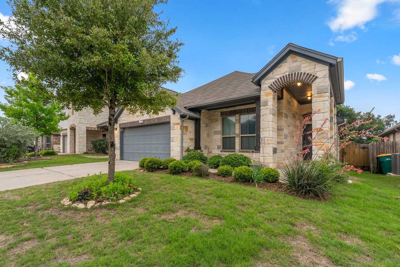 1316 Goldilocks Ln - Photo 2 of 20