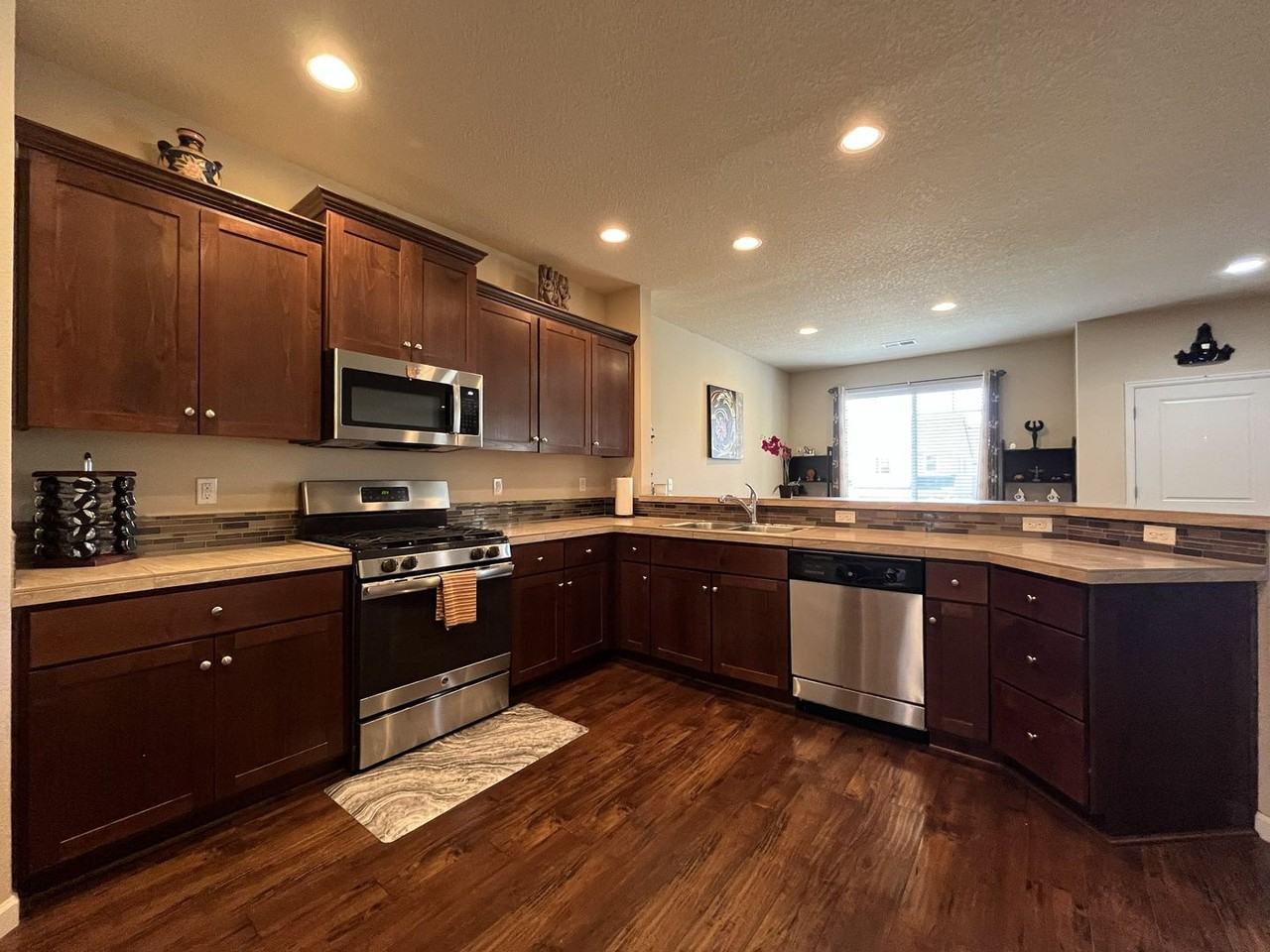7114 Nw 167th Ave - Photo 6 of 47