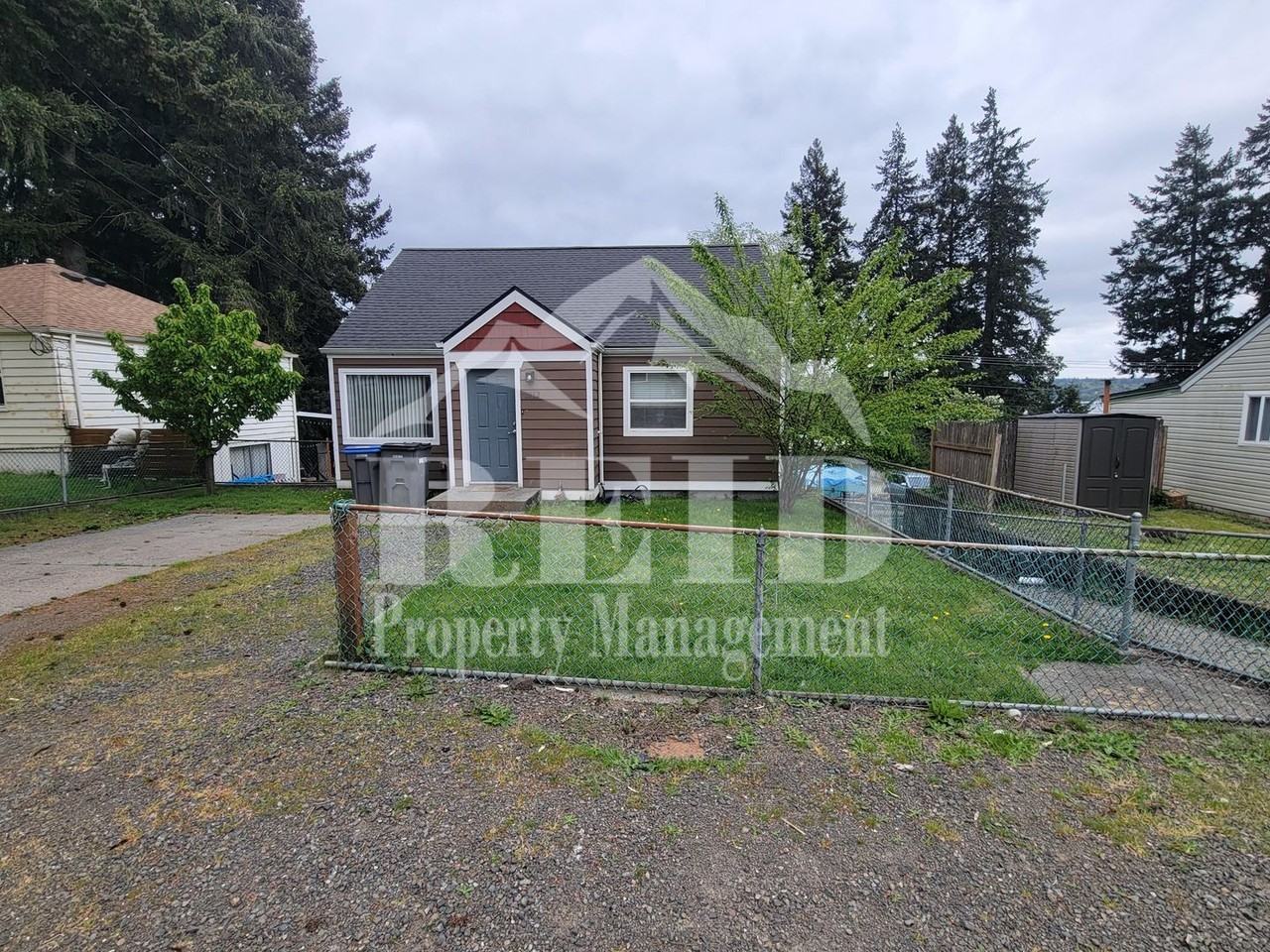 1212 Evans Ave W - Photo 3 of 36
