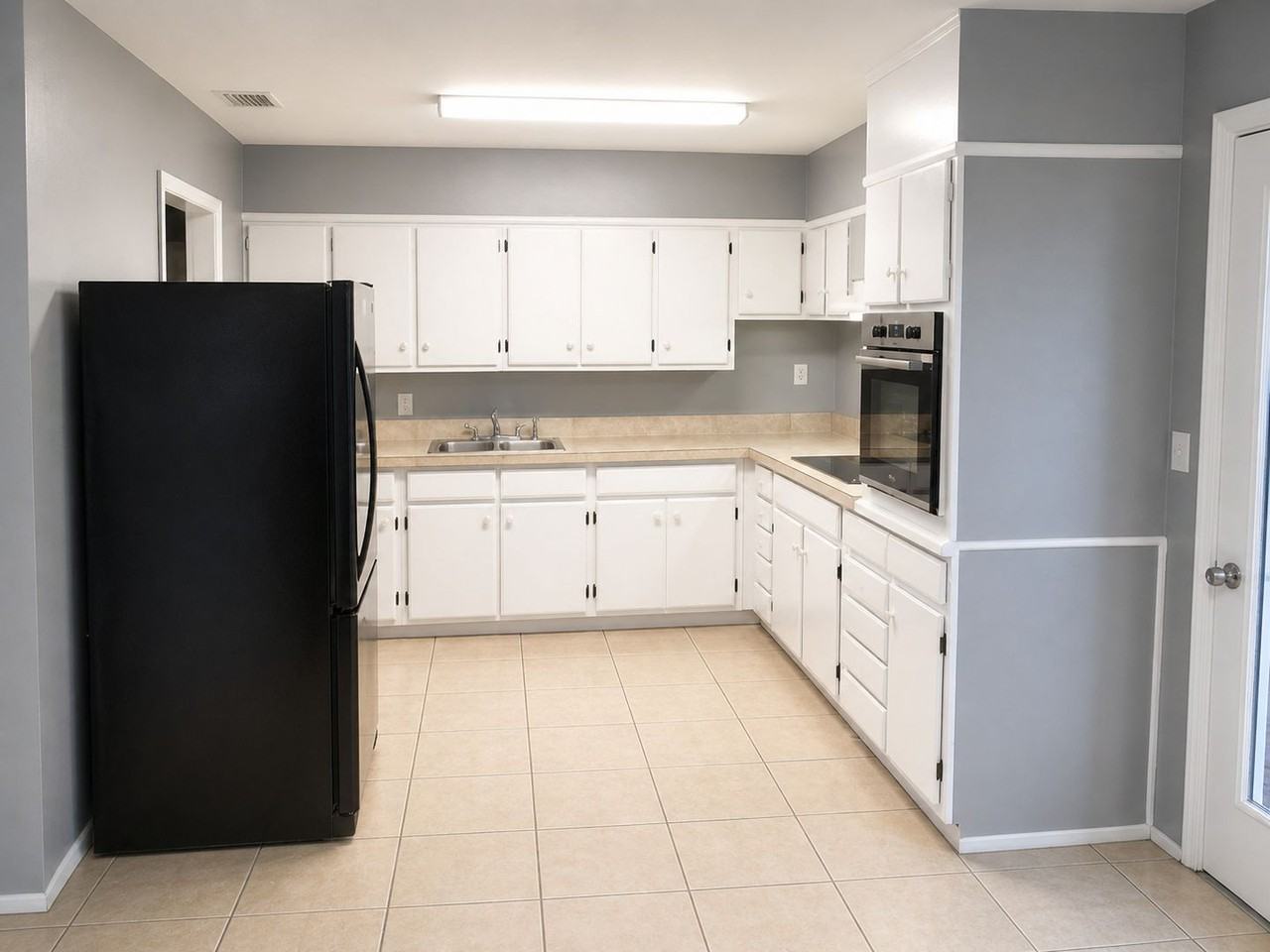 930 Alcazar Way S - Photo 3 of 7