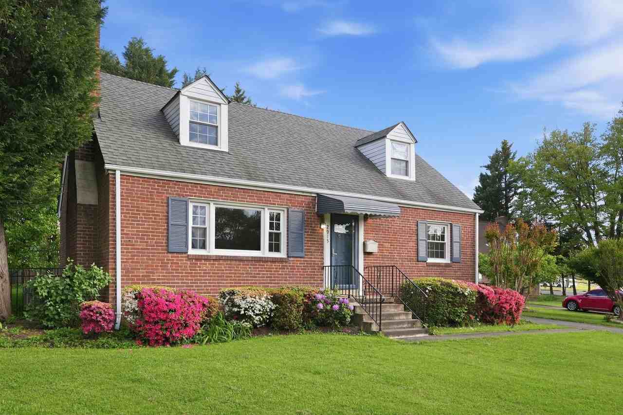 2913 Cleave Dr - Photo 3 of 25
