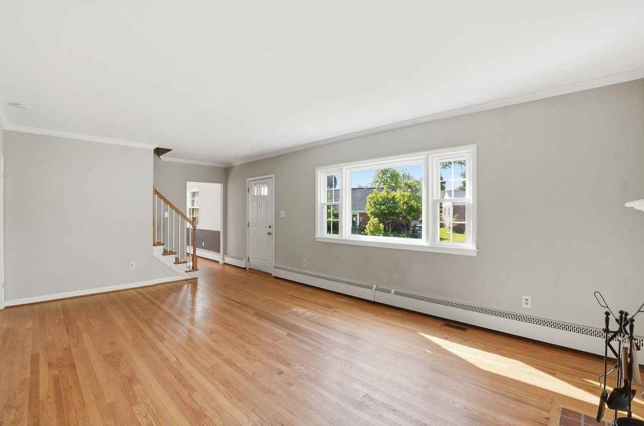 2913 Cleave Dr - Photo 5 of 25