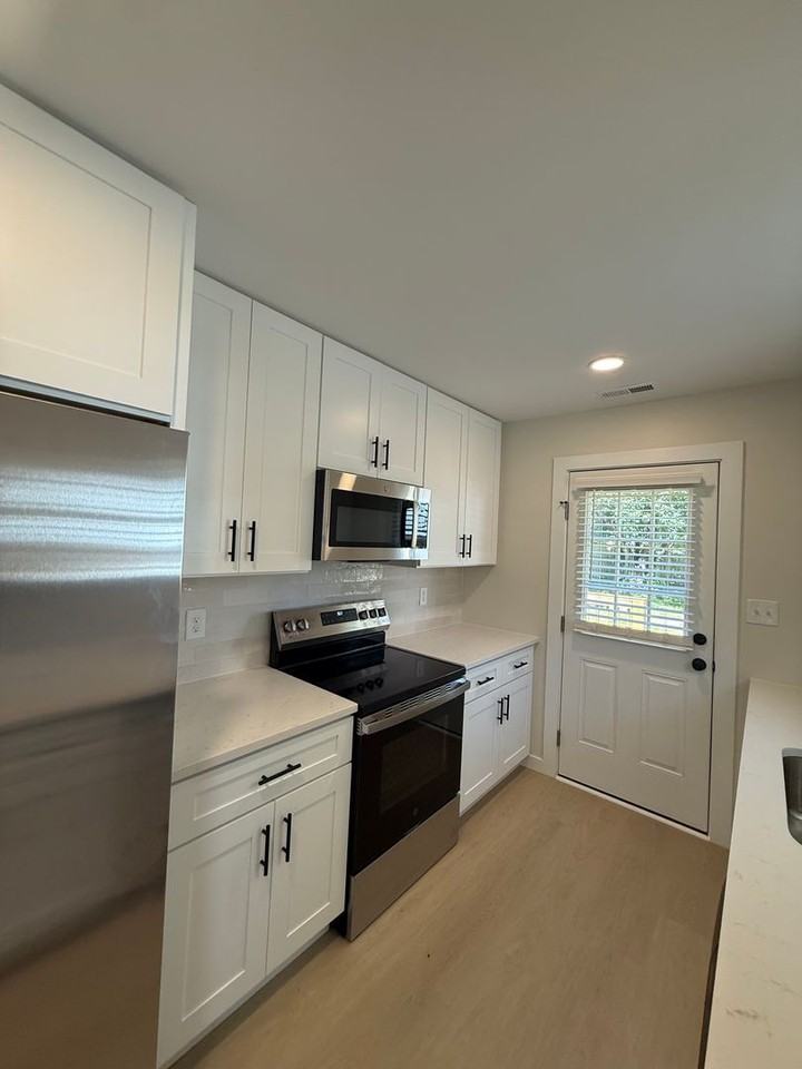3323 Collingwood St Ne - Photo 6 of 27