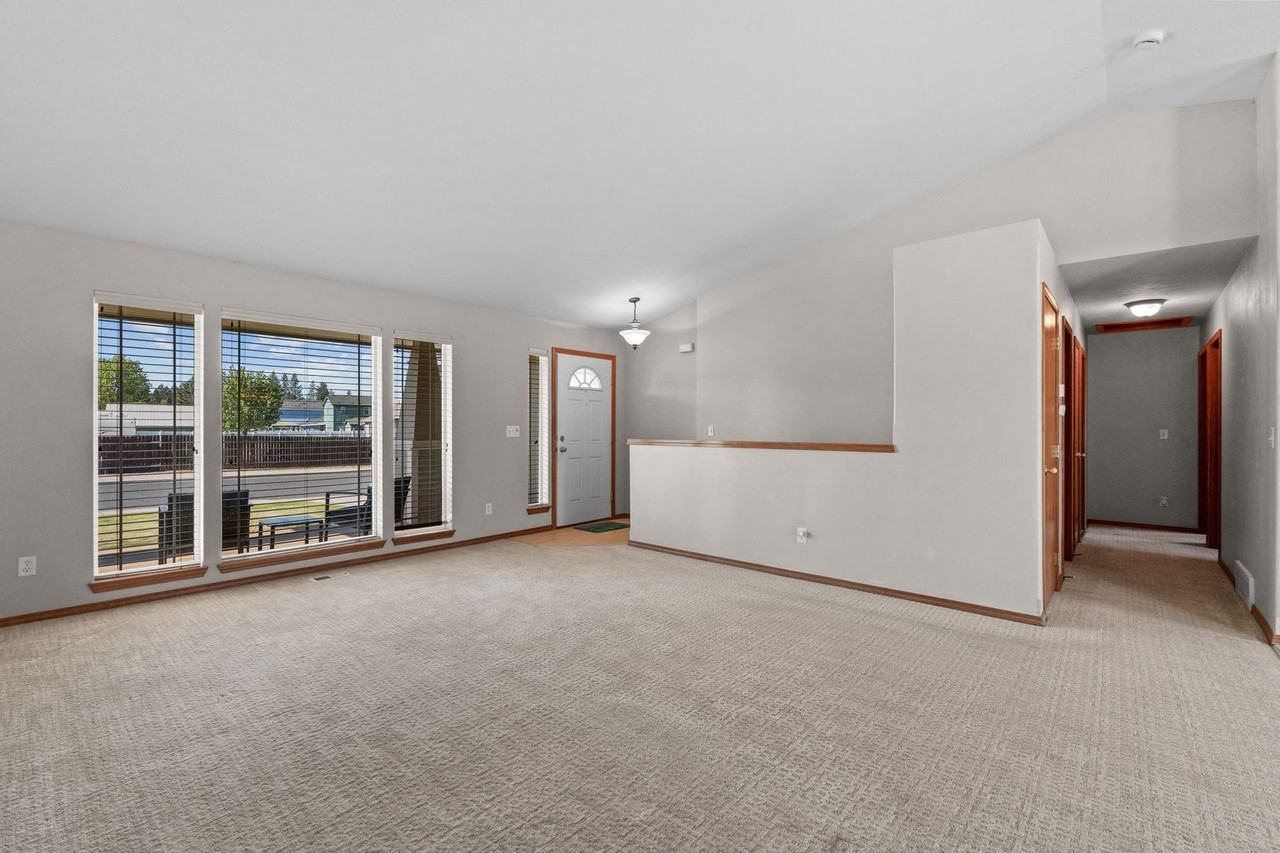 213 E Handy Rd - Photo 7 of 36