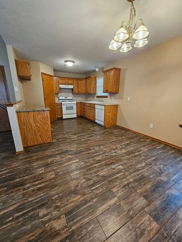 3500 Shona Way - Photo 5 of 22