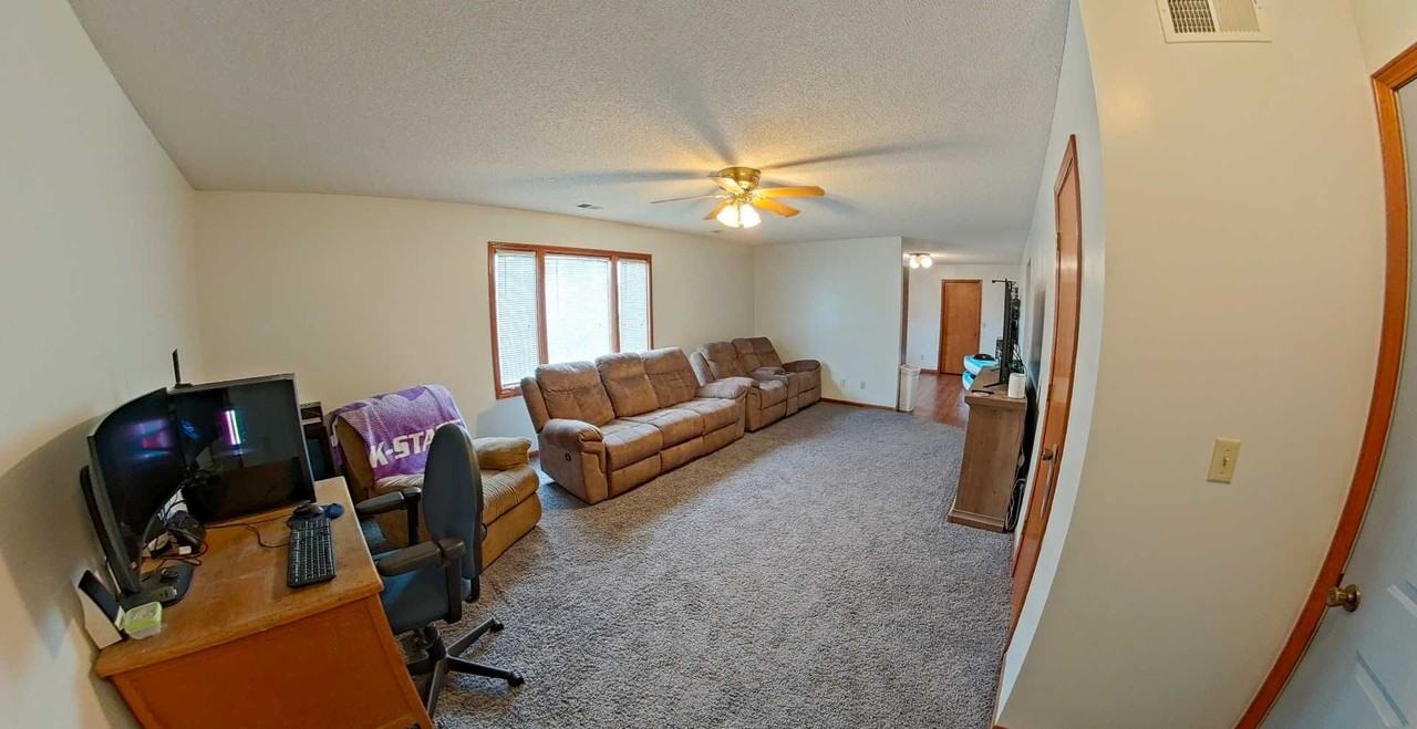 701 Mission Ave - Photo 3 of 11