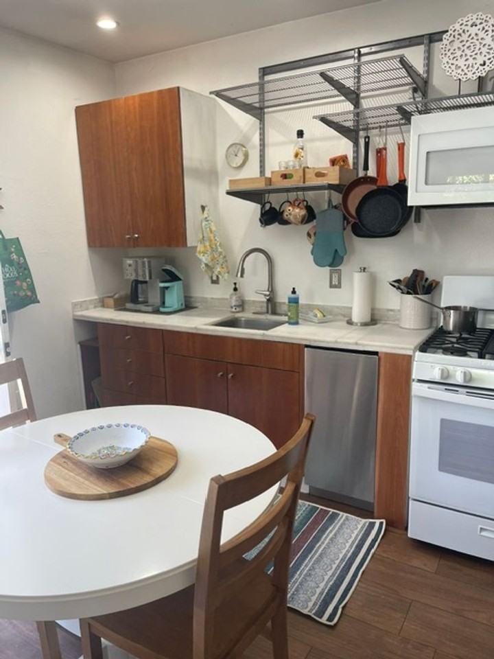 6254 Agnes Ave - Photo 4 of 12