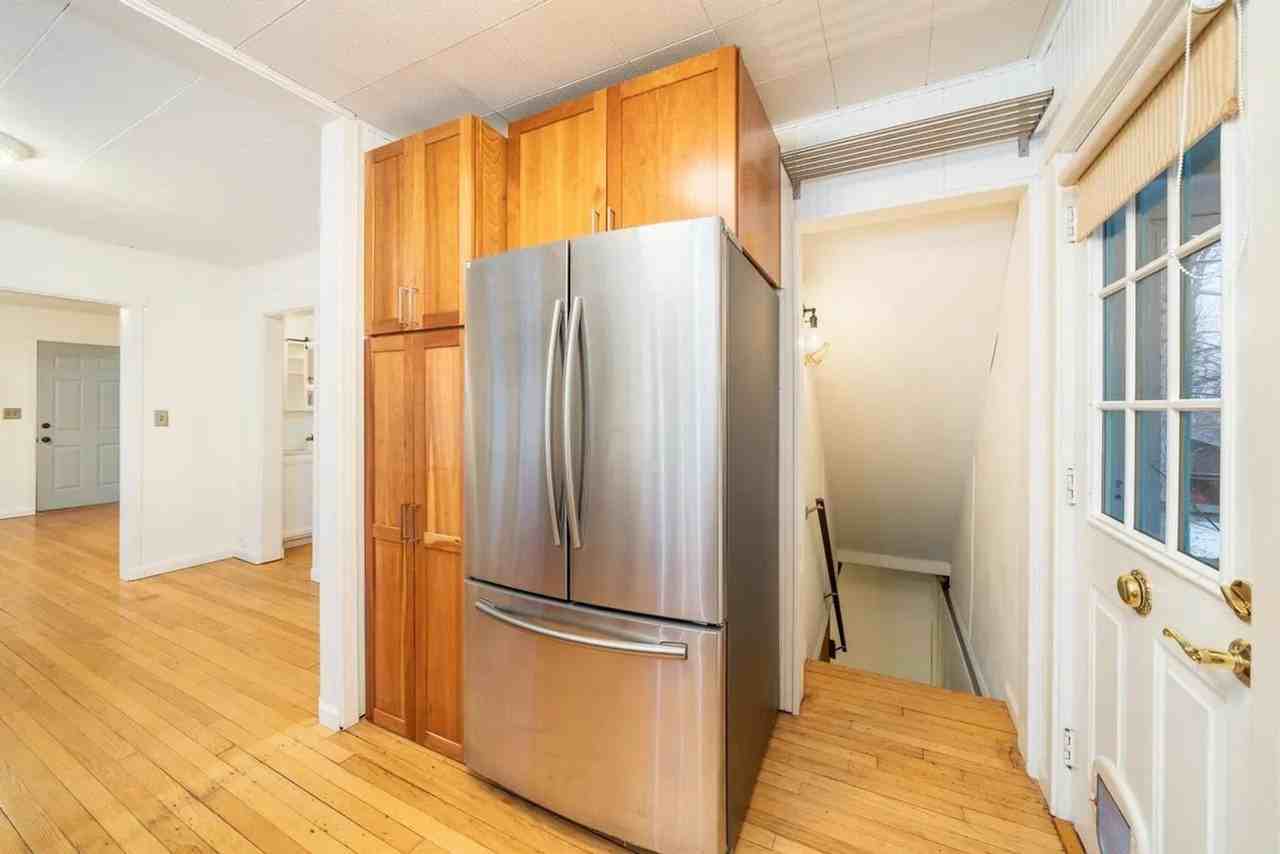 5501 Esther Beach Rd - Photo 4 of 29