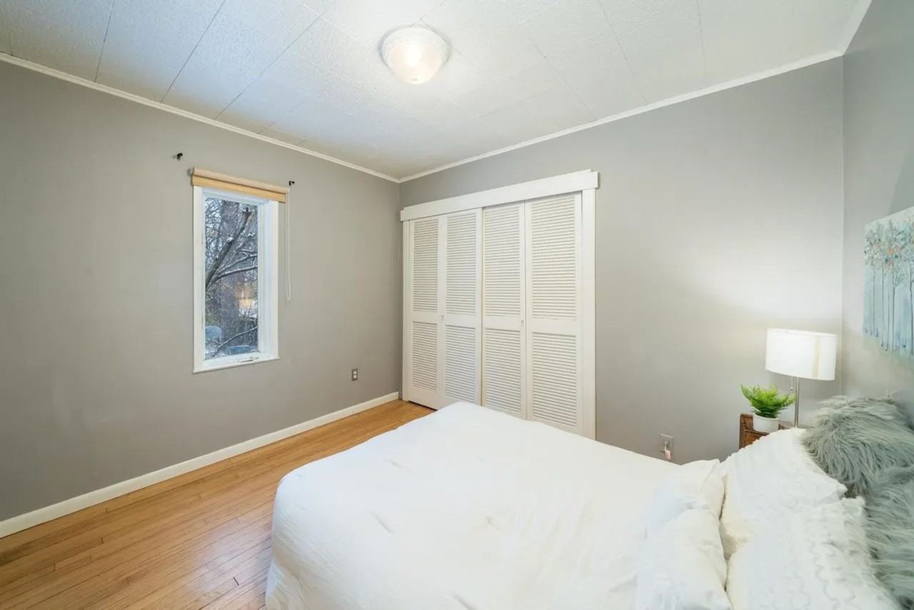 5501 Esther Beach Rd - Photo 6 of 29