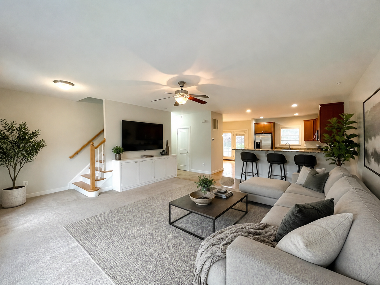 2172 Saranac Ct - Photo 5 of 13