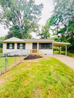 featured image of 906 Edgehill Dr