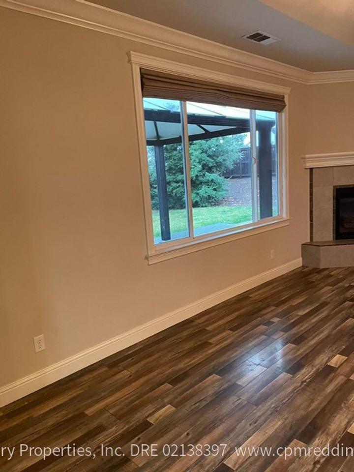 3491 Carlsbad Ln - Photo 5 of 13