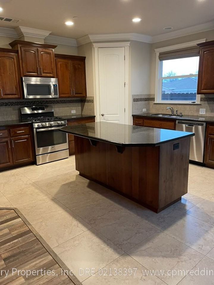 3491 Carlsbad Ln - Photo 6 of 13