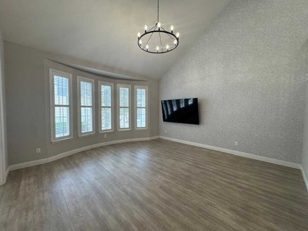 704 Honeysuckle Ave - Photo 4 of 37