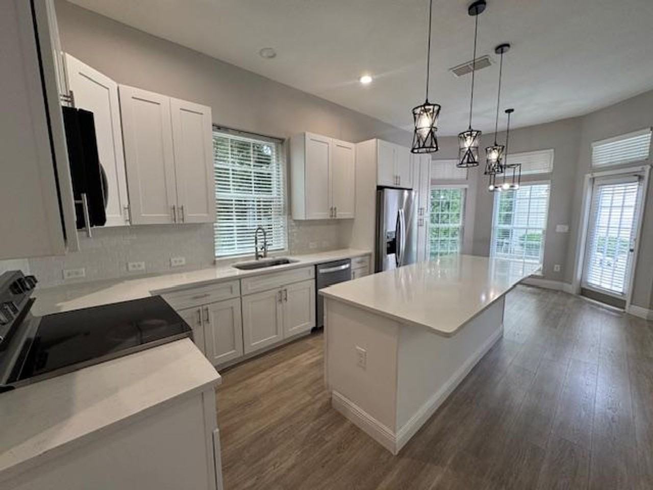 704 Honeysuckle Ave - Photo 7 of 37