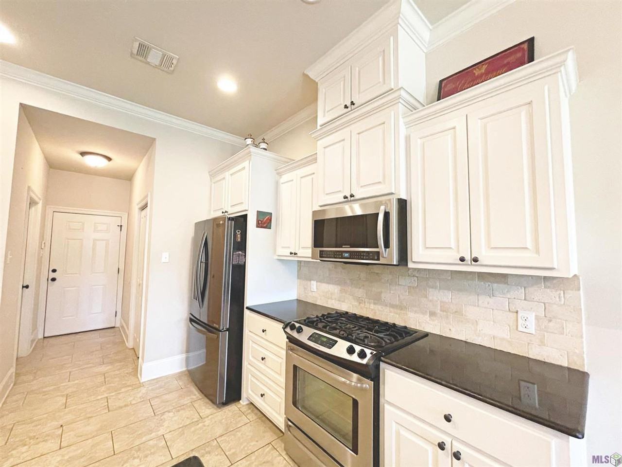8138 Valencia Ct - Photo 3 of 19