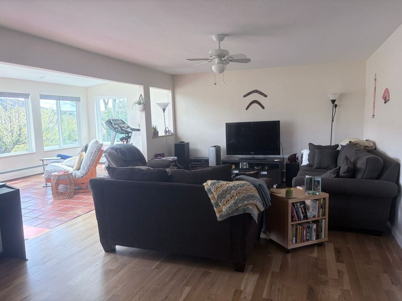 1824 Crestview Dr - Photo 2 of 8