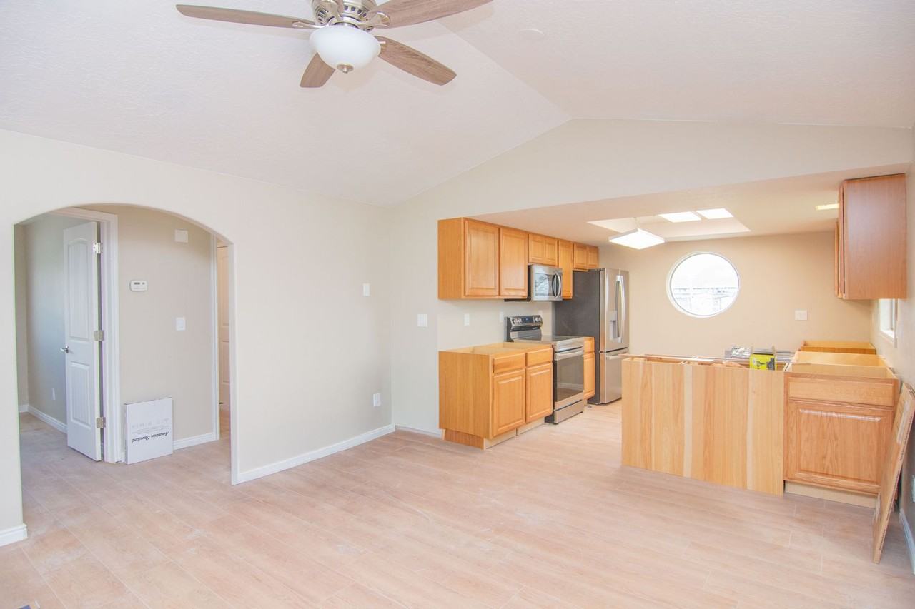 146 N 2300 W - Photo 6 of 28