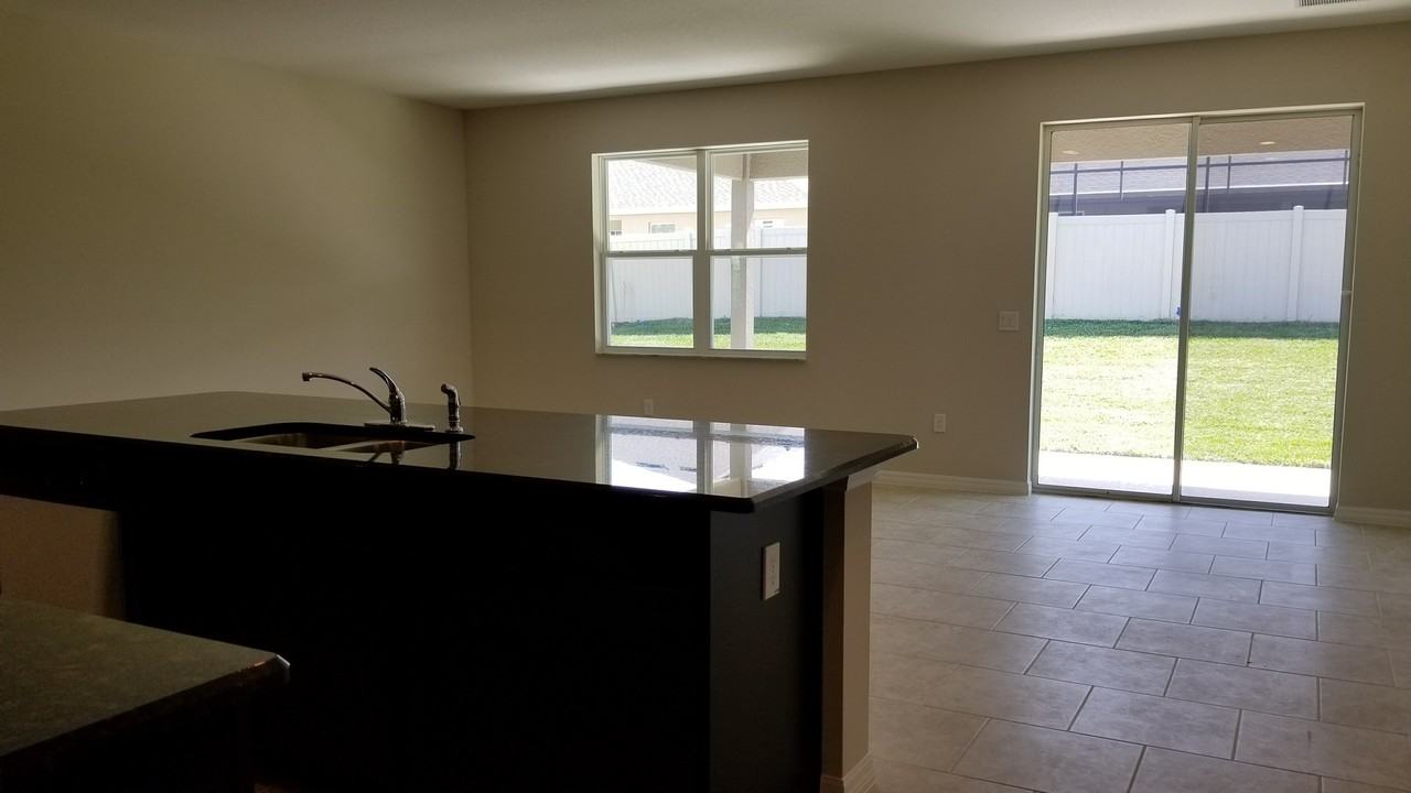 4852 Grand Vista Ln - Photo 4 of 7