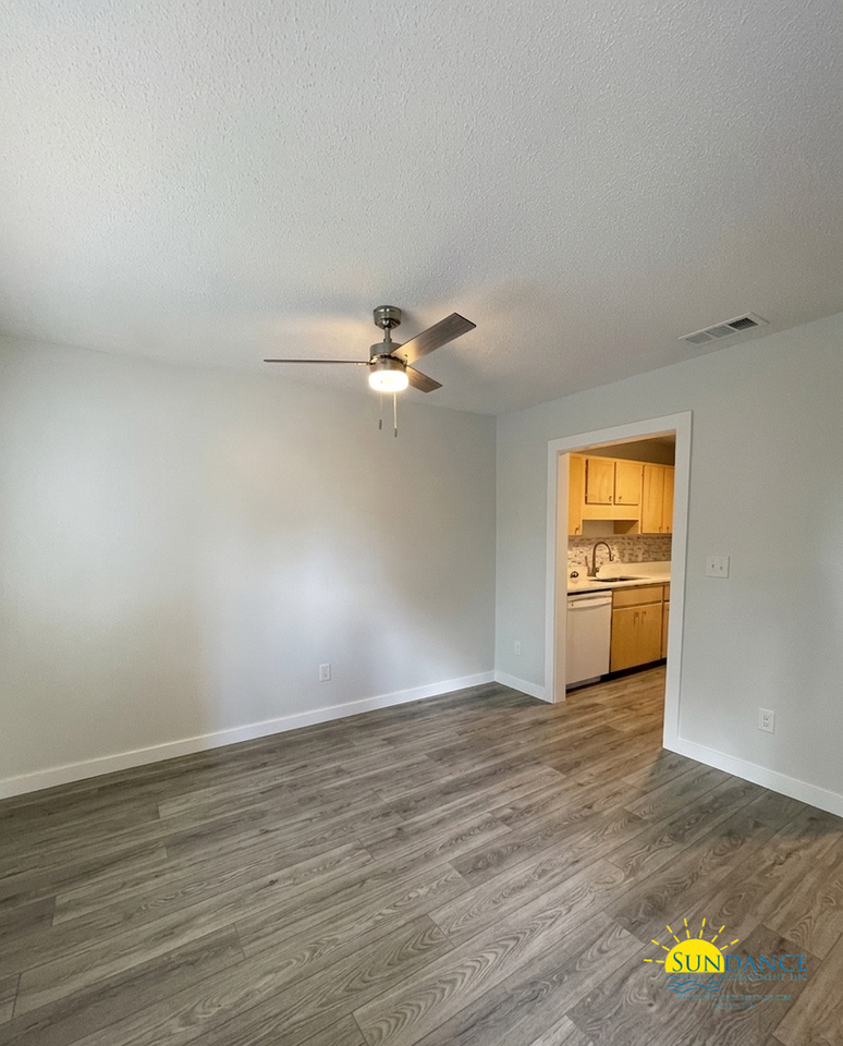 40 4th Ave - Photo 3 of 19