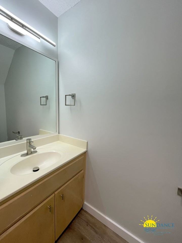 40 4th Ave - Photo 6 of 19