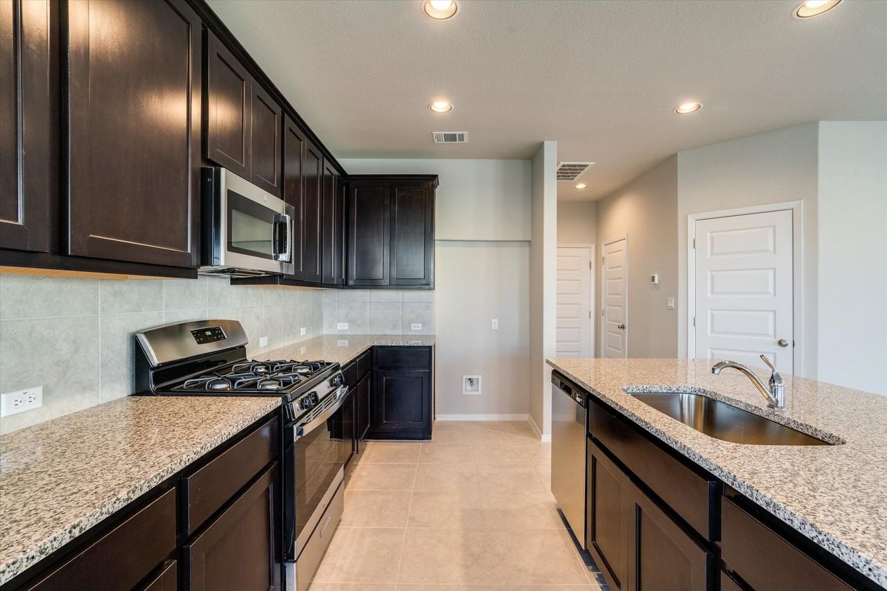 170 Bright Flora Ln - Photo 3 of 21