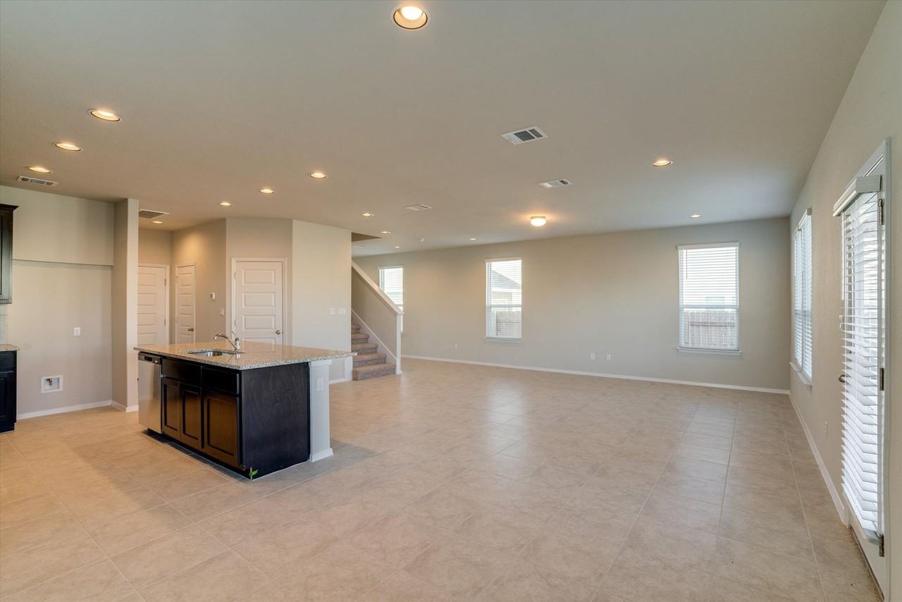 170 Bright Flora Ln - Photo 5 of 21
