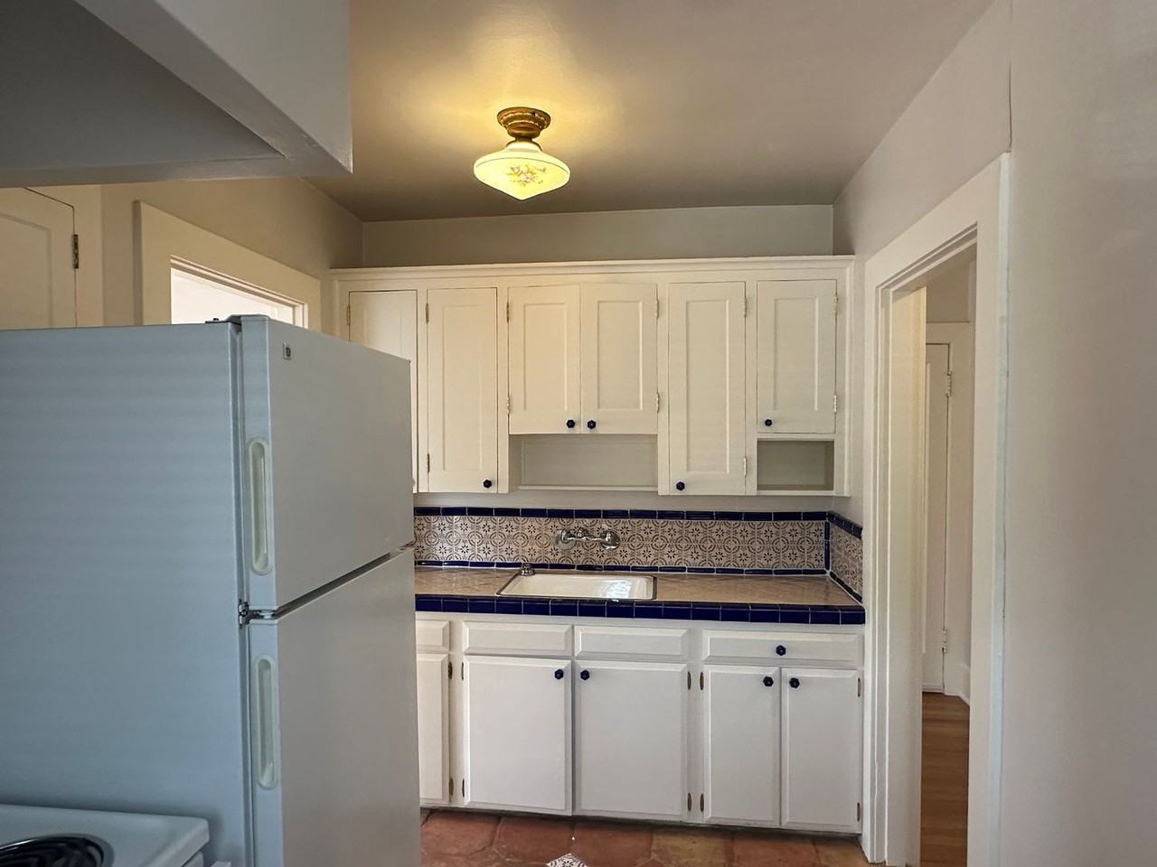 Santa Monica Apartments - Photo 5 of 21