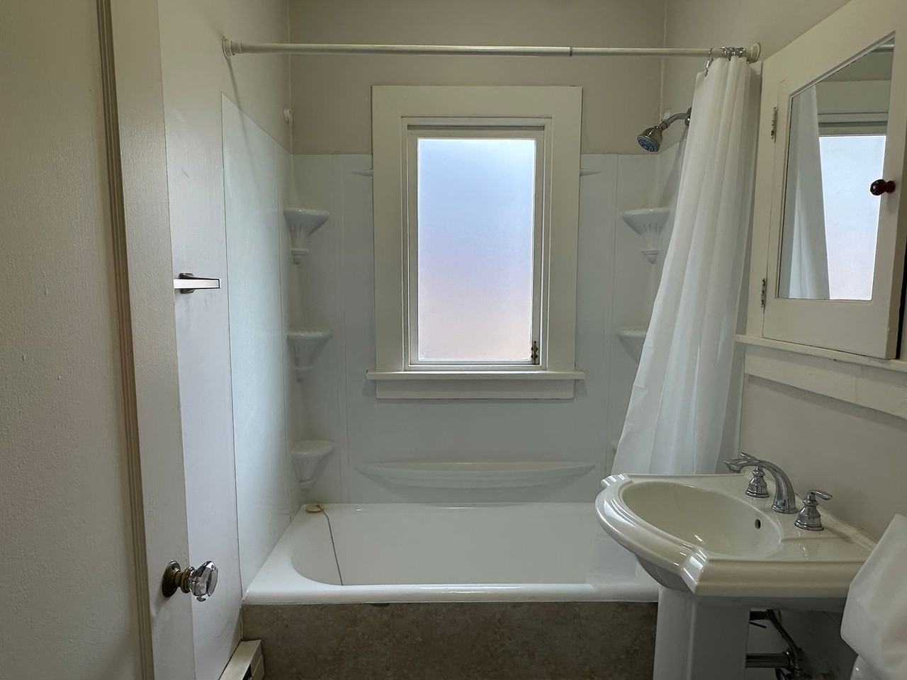 Santa Monica Apartments - Photo 4 of 21