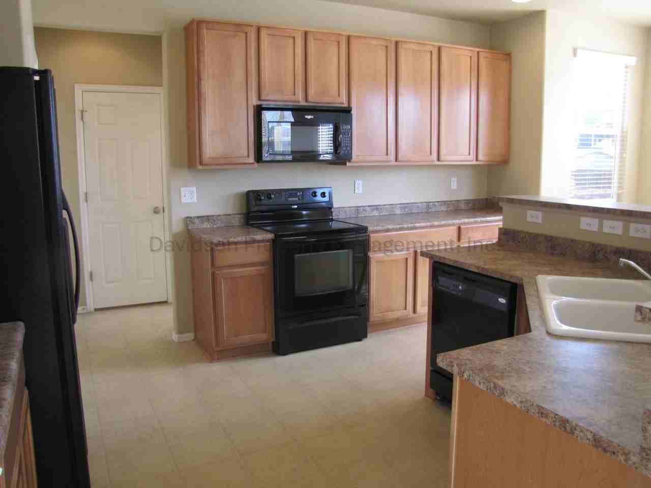 2255 Bucolo Ave - Photo 5 of 15