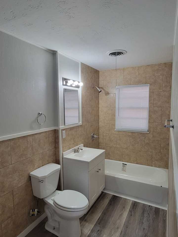 1819 Darden St - Photo 7 of 7