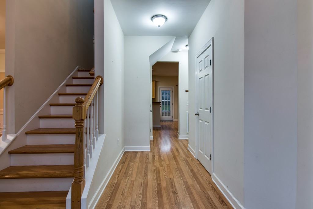 235 Bancroft Cv - Photo 2 of 22