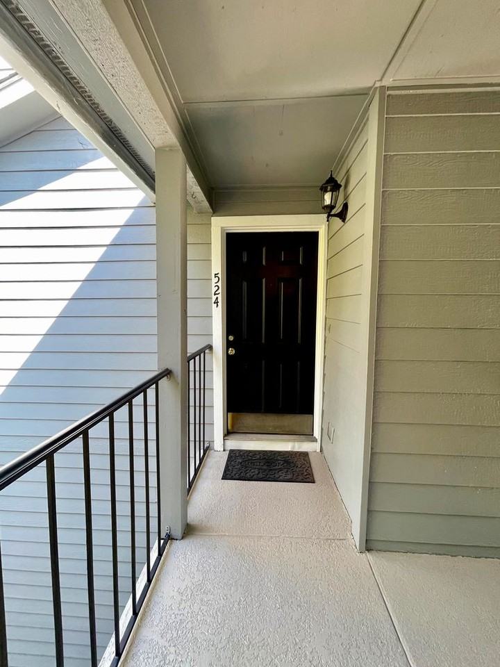 524 Granville Ct - Photo 3 of 21