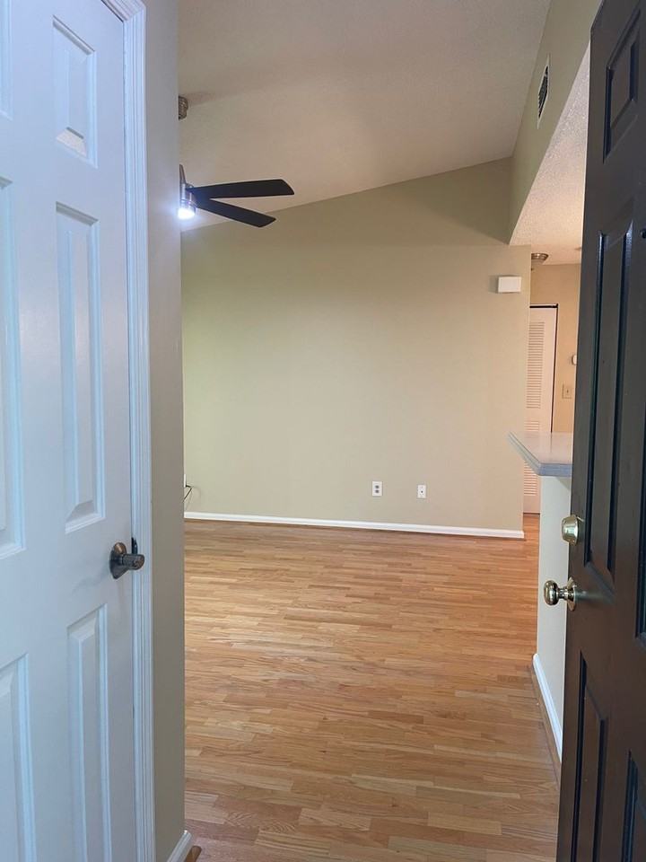 524 Granville Ct - Photo 4 of 21