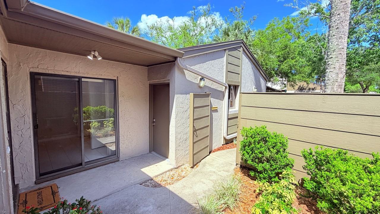 477 Meadowood Blvd - Photo 4 of 26